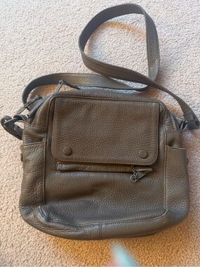 Vintage Brio Brown Pebbled Leather Crossbody Organizer Purse Bag Soft